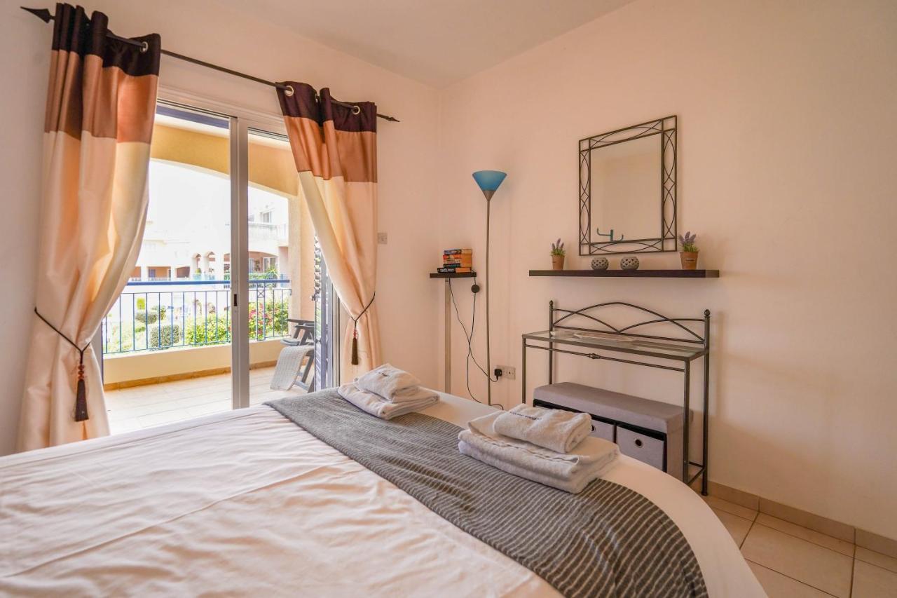 Apartamento Resitour - Regina Gardens Paphos Exterior foto