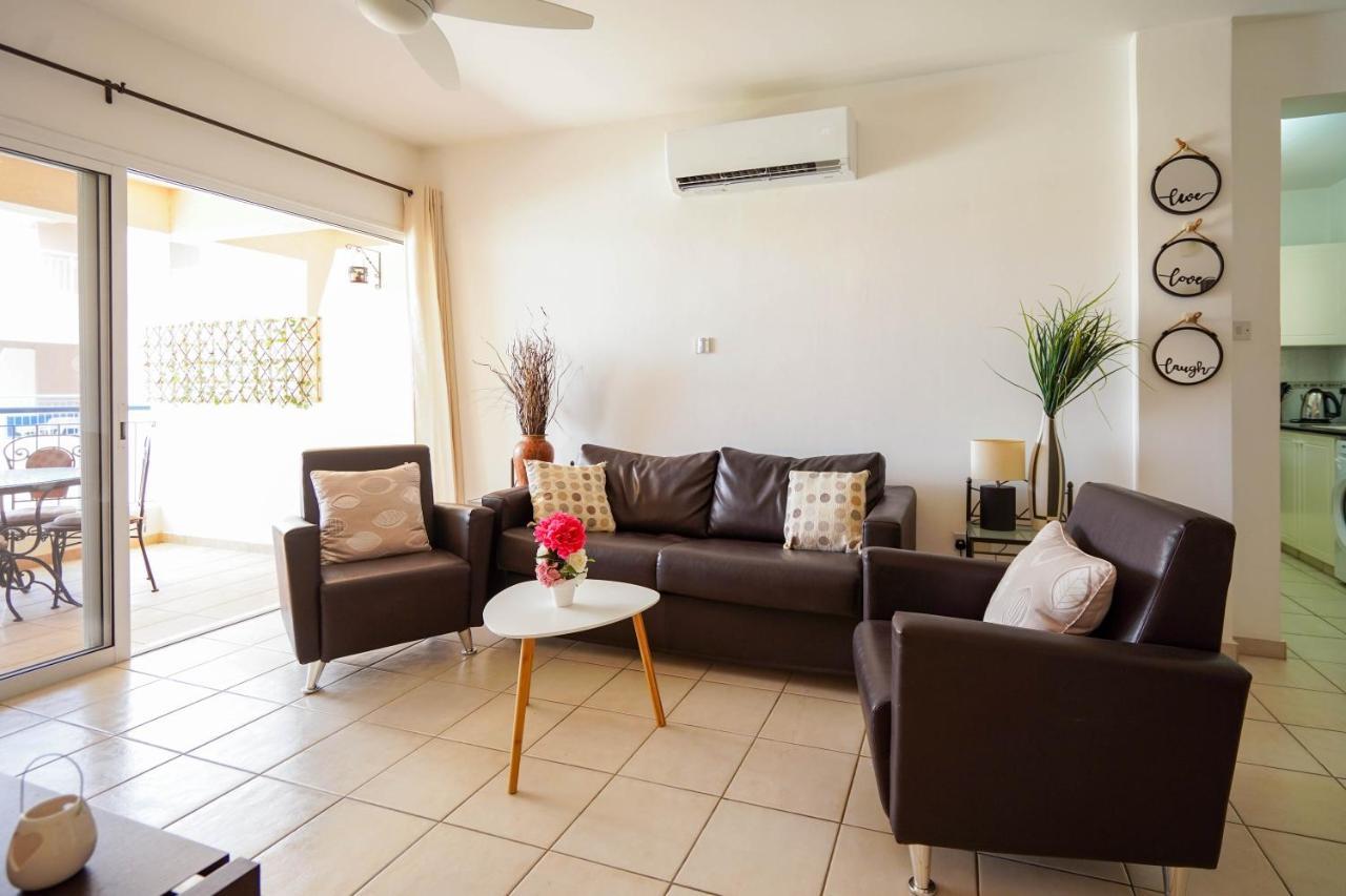 Apartamento Resitour - Regina Gardens Paphos Exterior foto