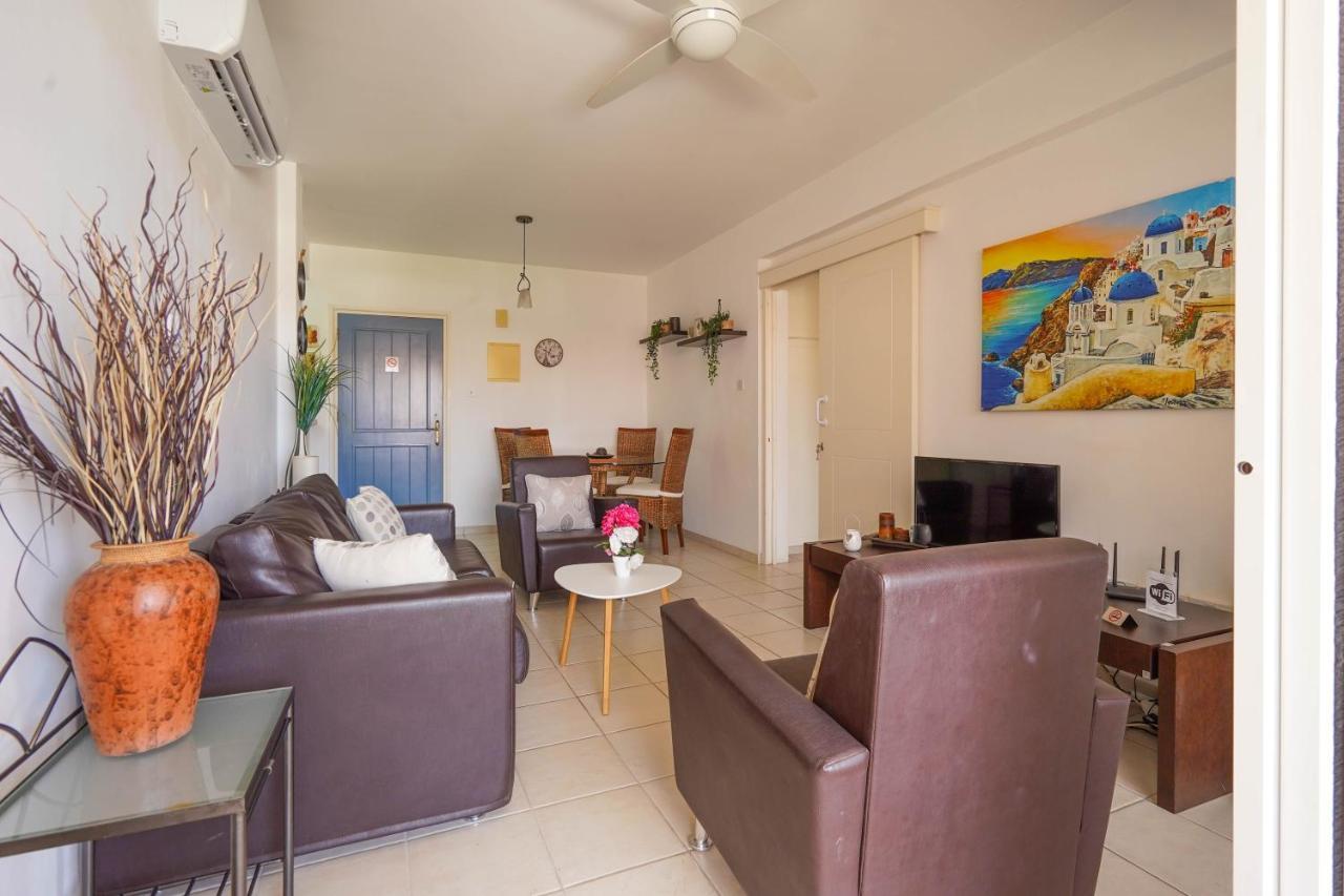 Apartamento Resitour - Regina Gardens Paphos Exterior foto