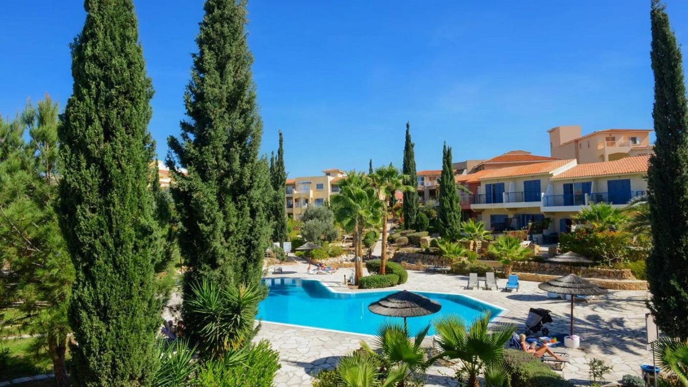Apartamento Resitour - Regina Gardens Paphos Exterior foto