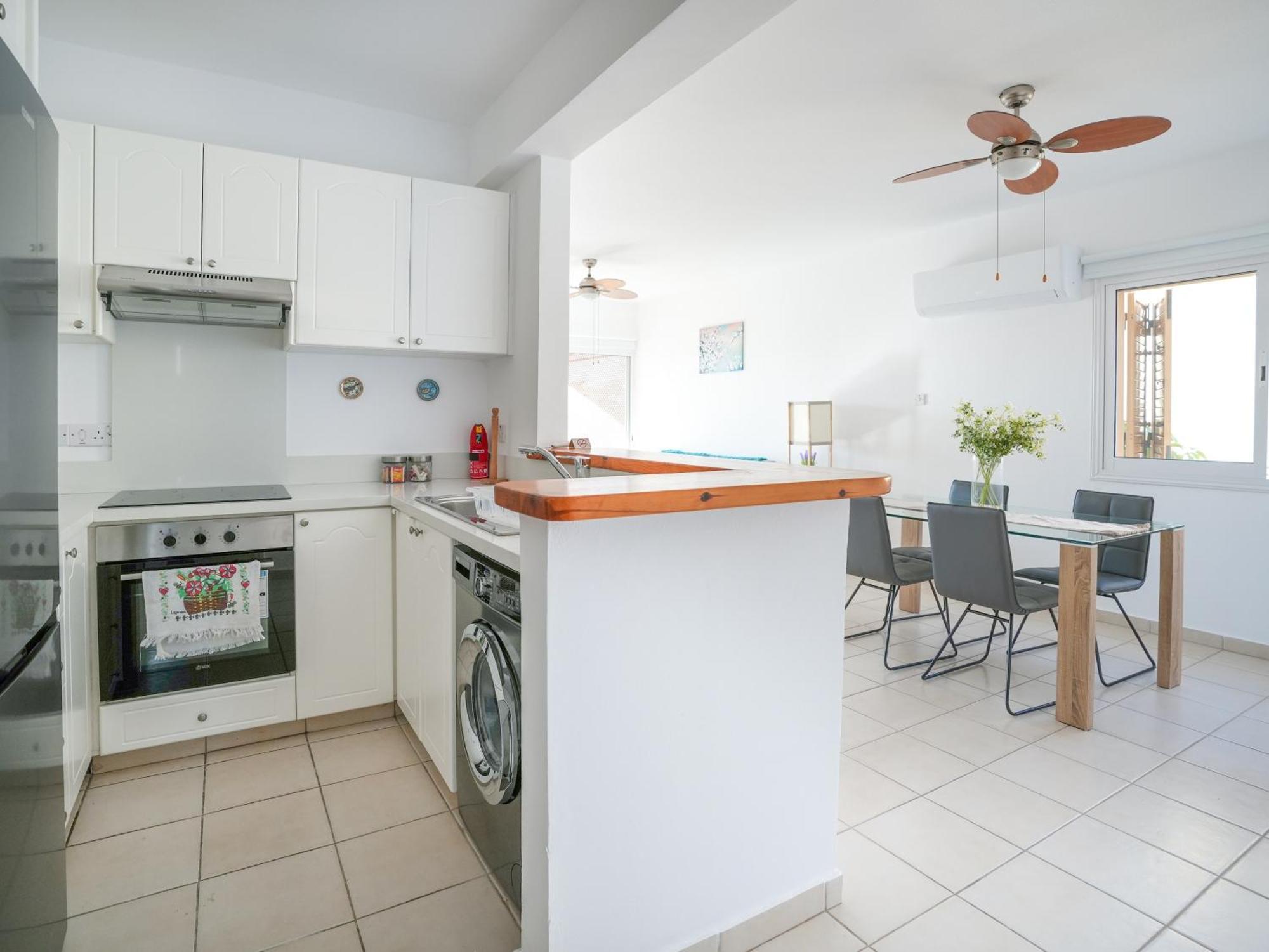 Apartamento Resitour - Regina Gardens Paphos Exterior foto